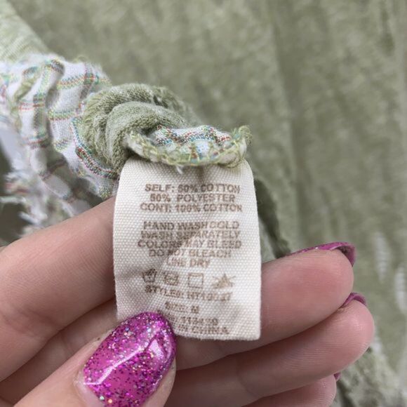 The Cove Lizard Thicket Distressed Frayed Top M - Picture 8 of 8